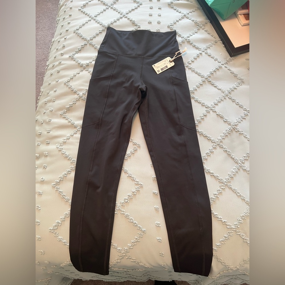 American Eagle Tailgate Women's Essential Legging - size small